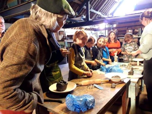 Cours de modelage pour les enfants pendant les grands feux 2022